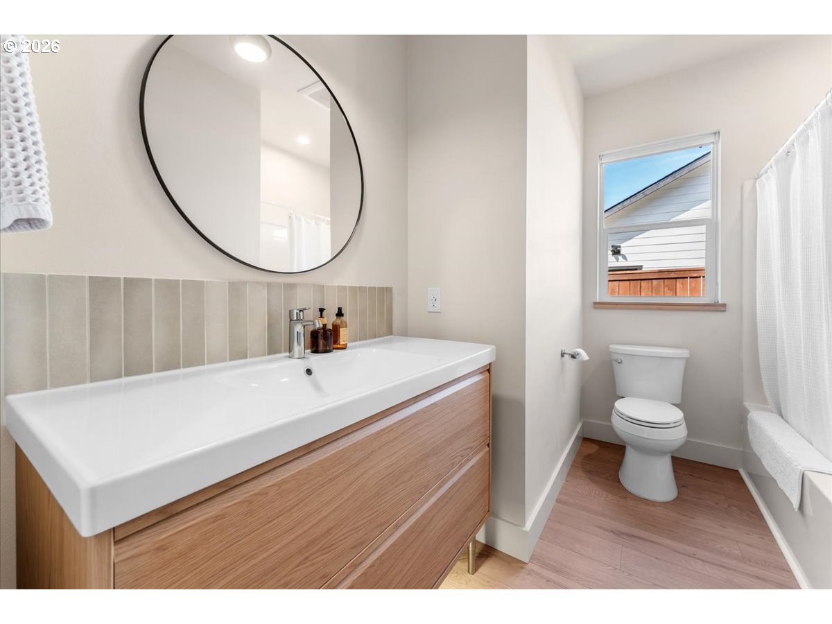 106 W MCDOWELL CT