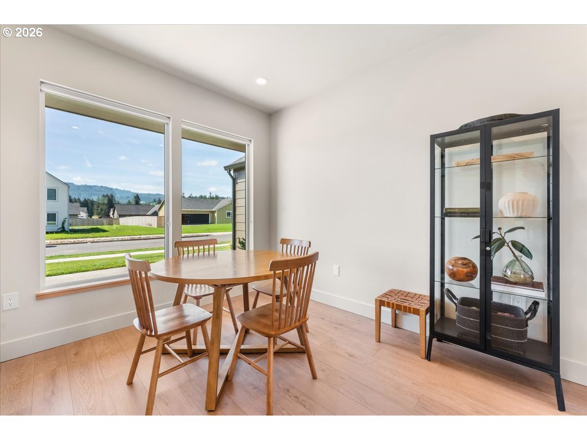 106 W MCDOWELL CT