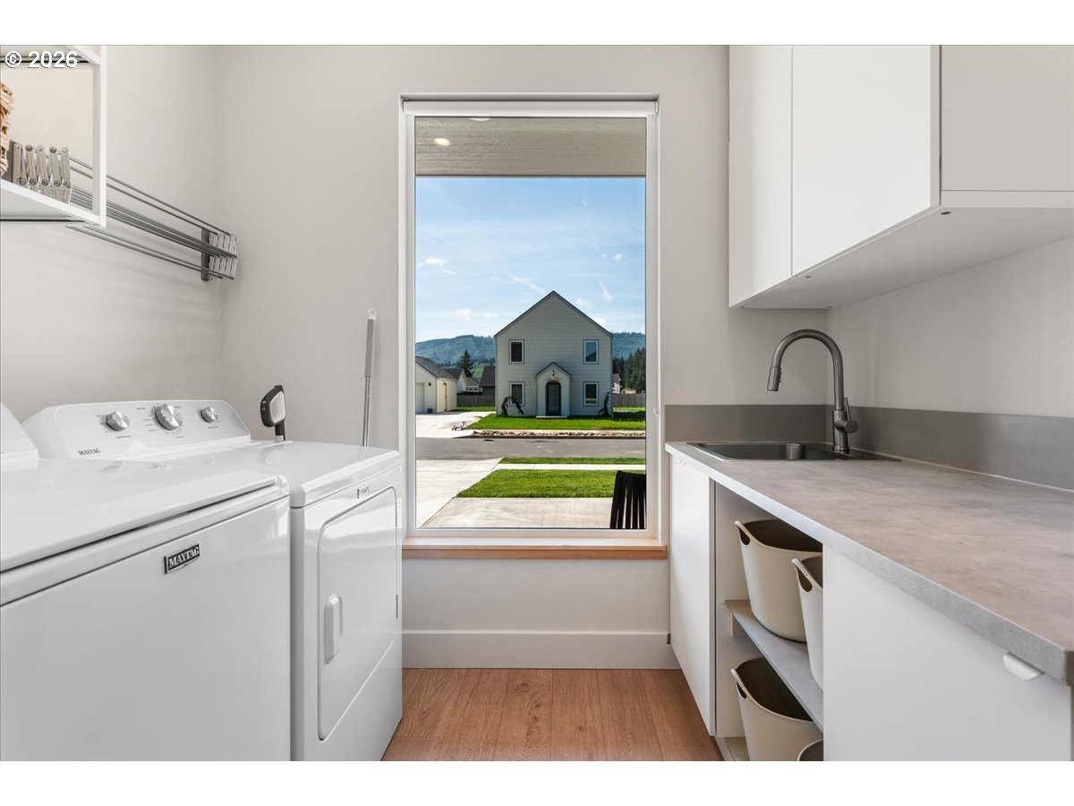 106 W MCDOWELL CT