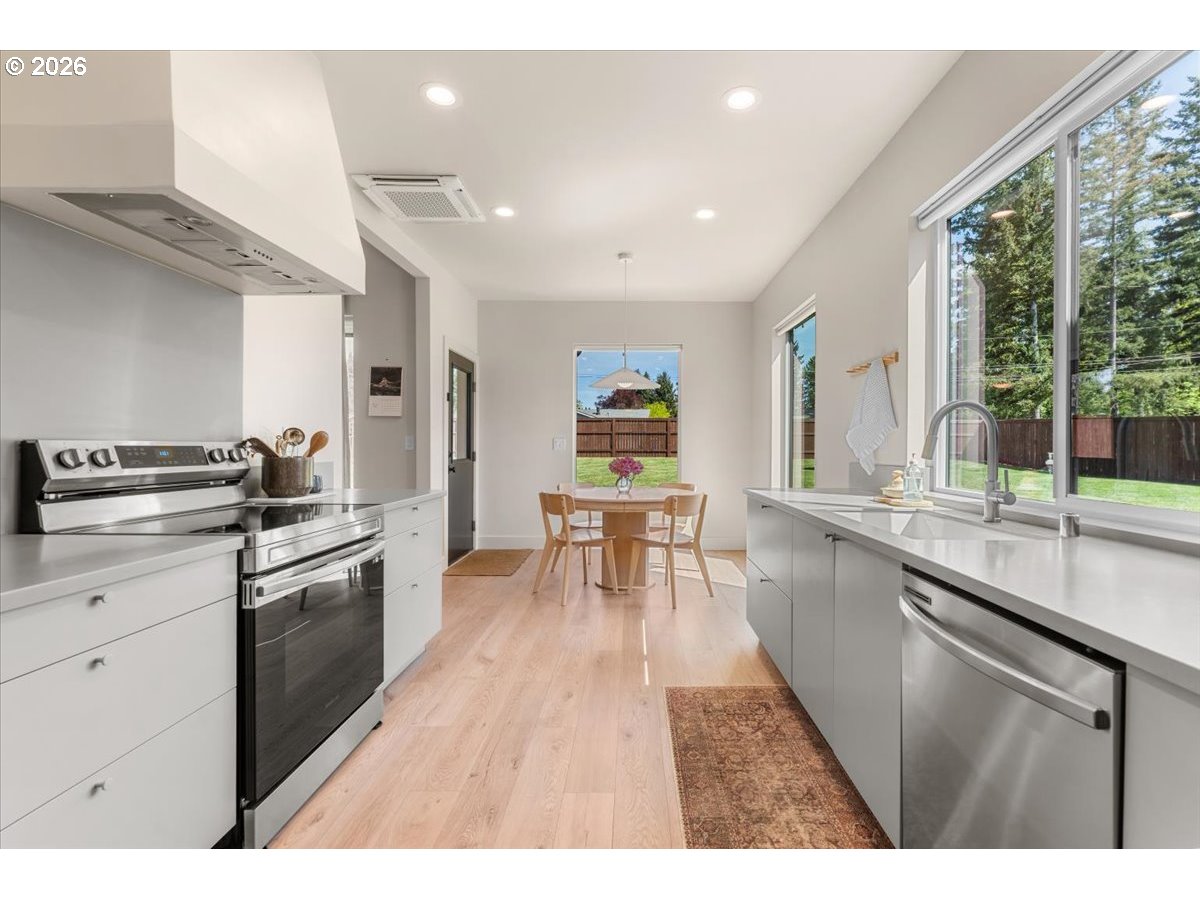 106 W MCDOWELL CT