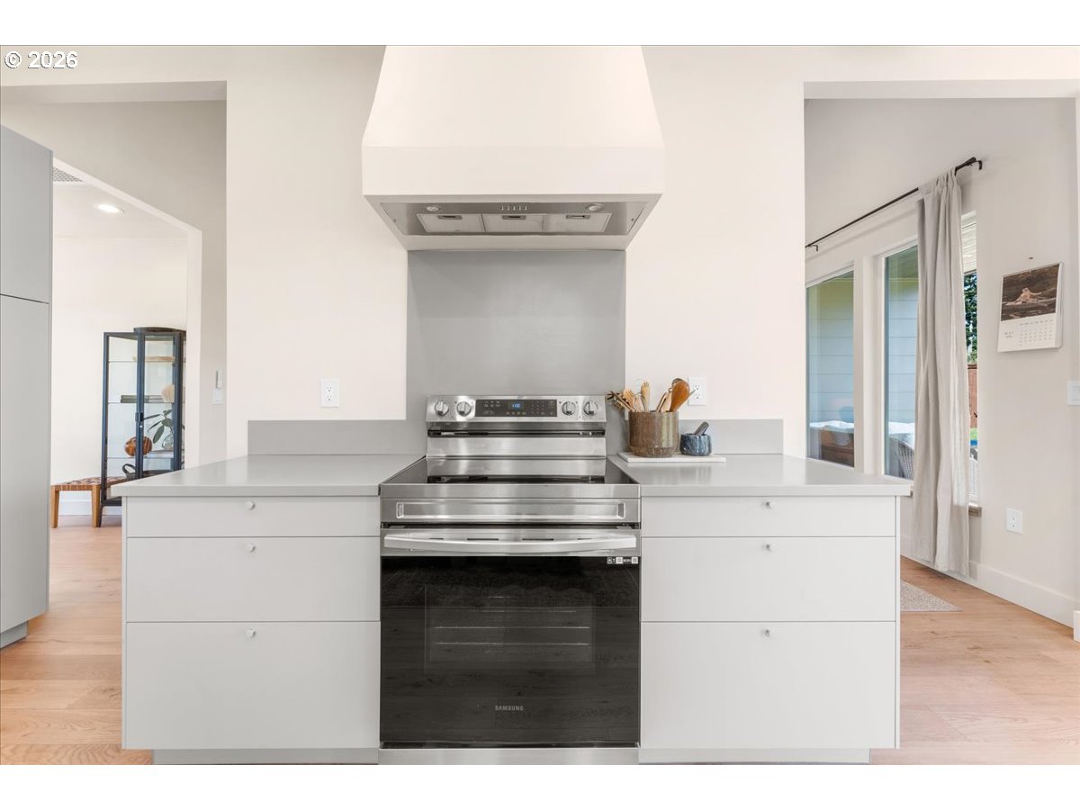 106 W MCDOWELL CT
