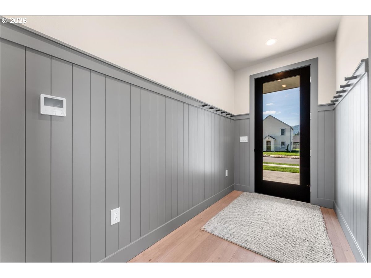 106 W MCDOWELL CT