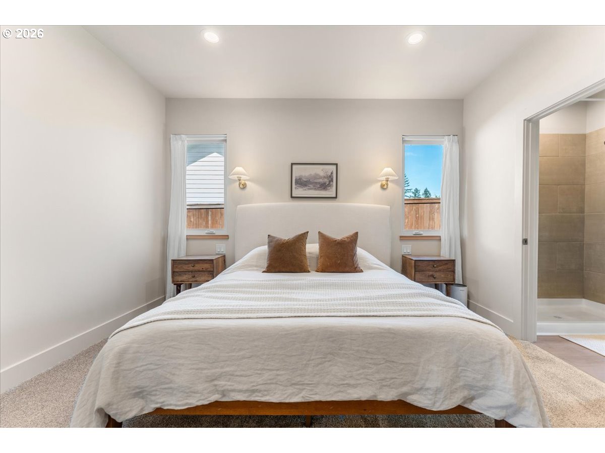106 W MCDOWELL CT
