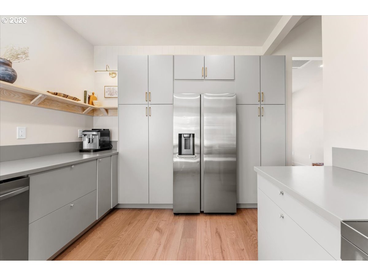 106 W MCDOWELL CT