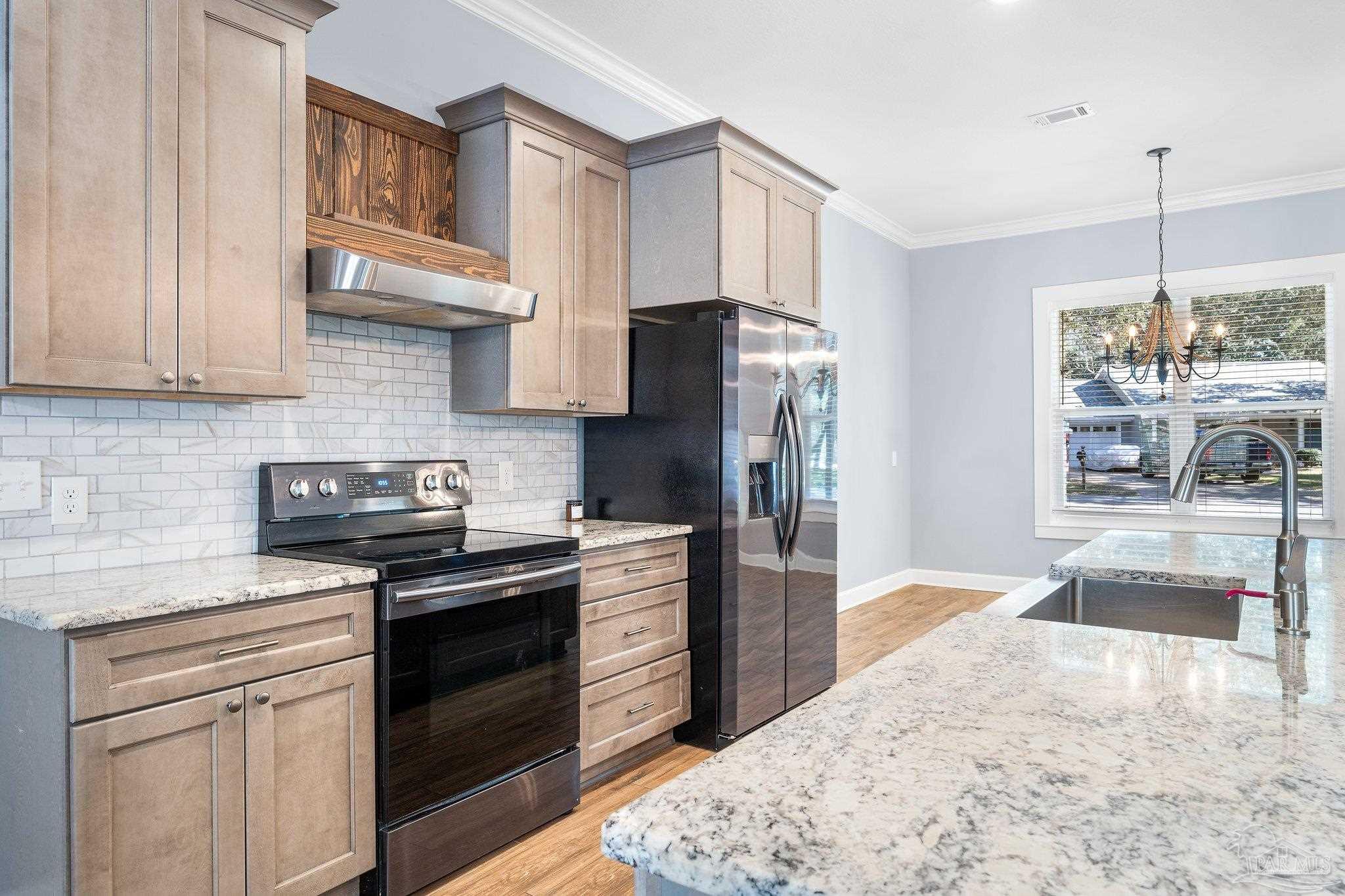 2804 Whisper Pine Dr