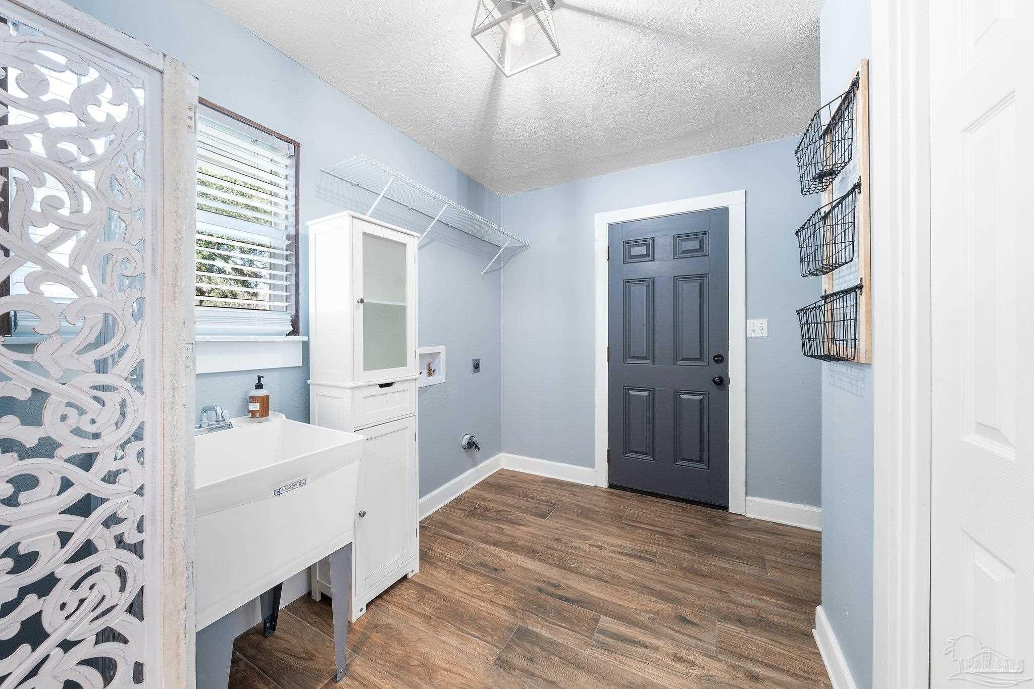 2804 Whisper Pine Dr