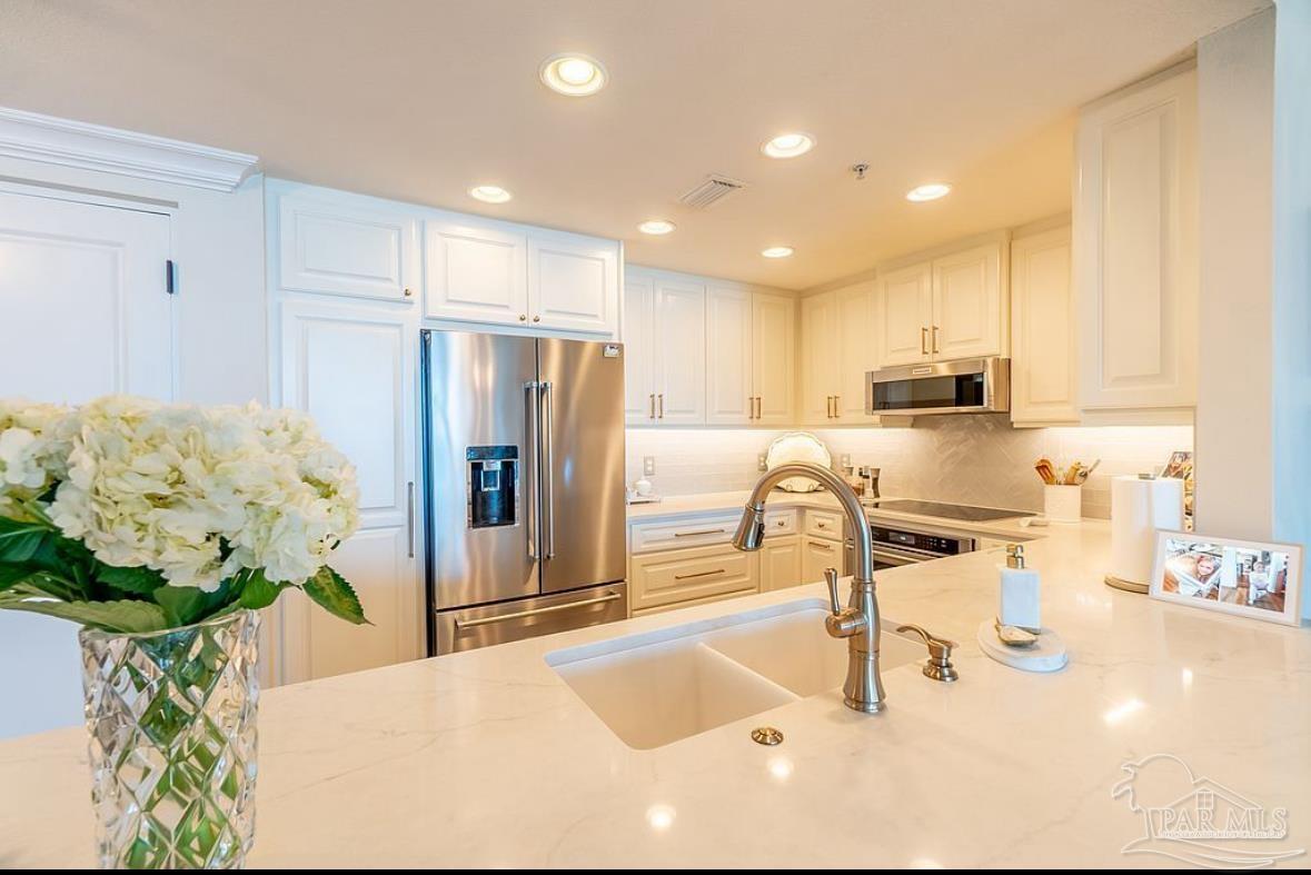 4 Portofino Dr # 2006