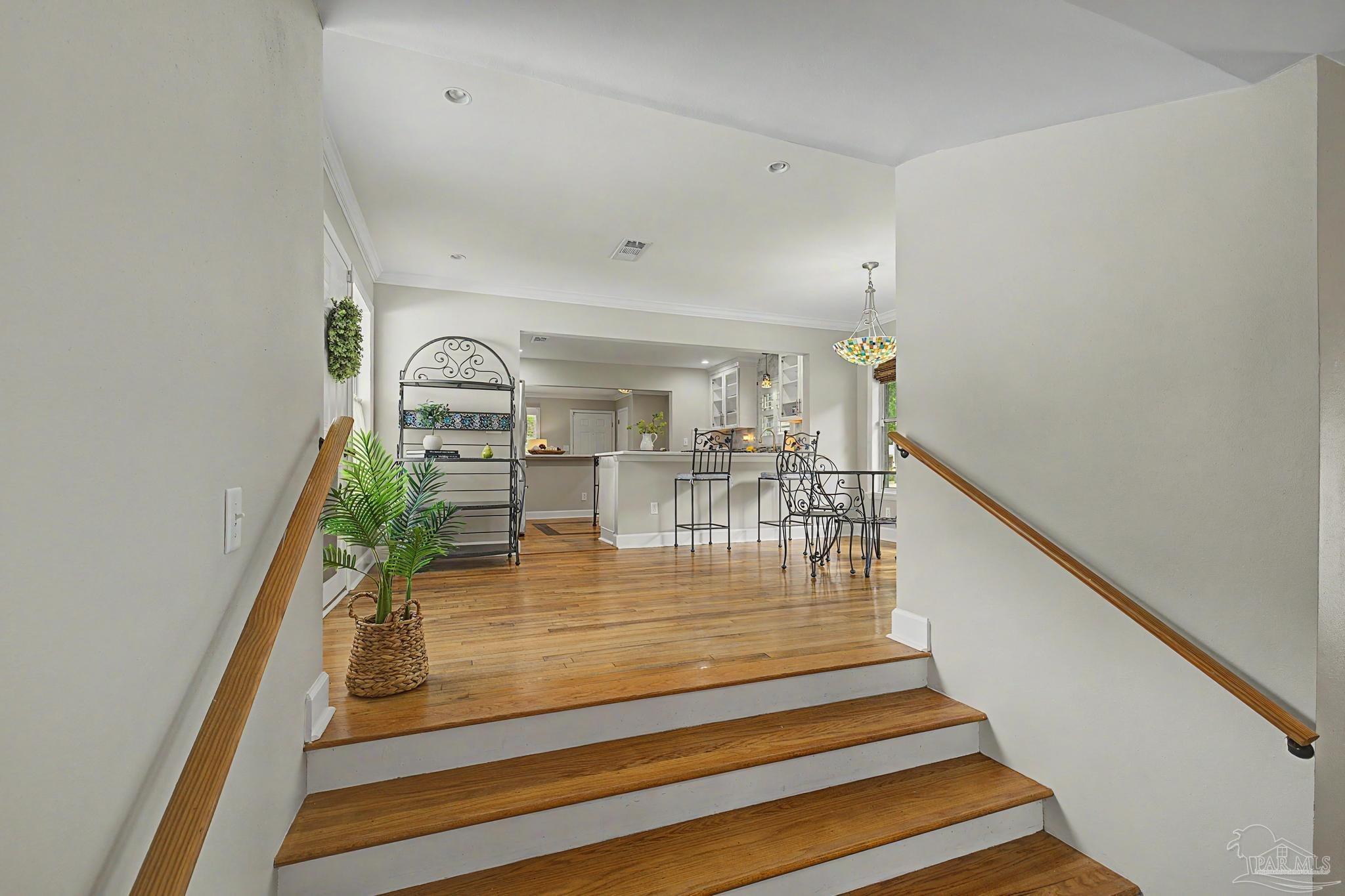 100 San Carlos Ave