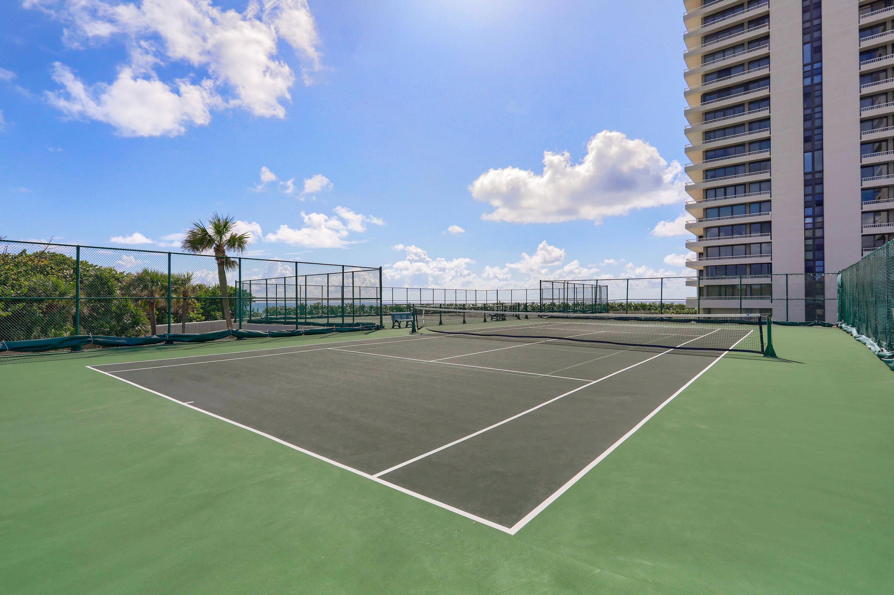 5550 N Ocean Drive 12c