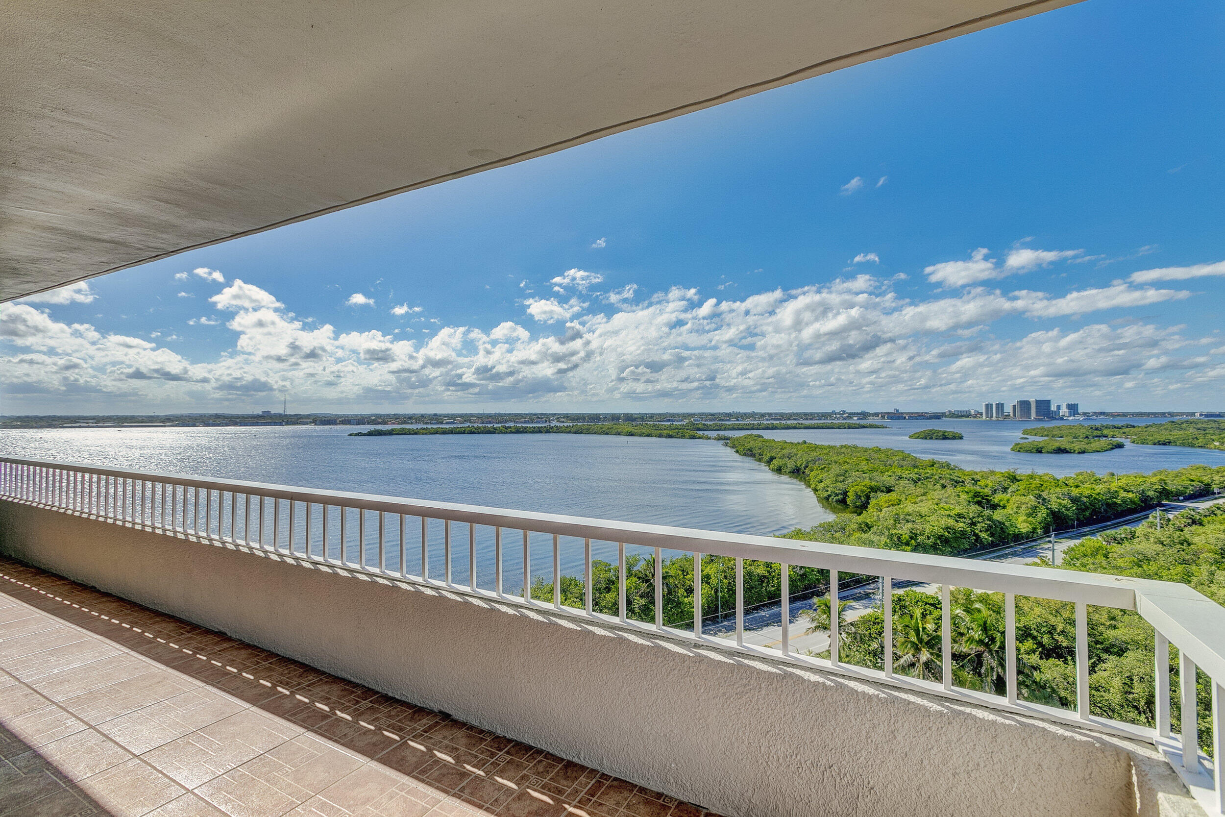5550 N Ocean Drive 12c