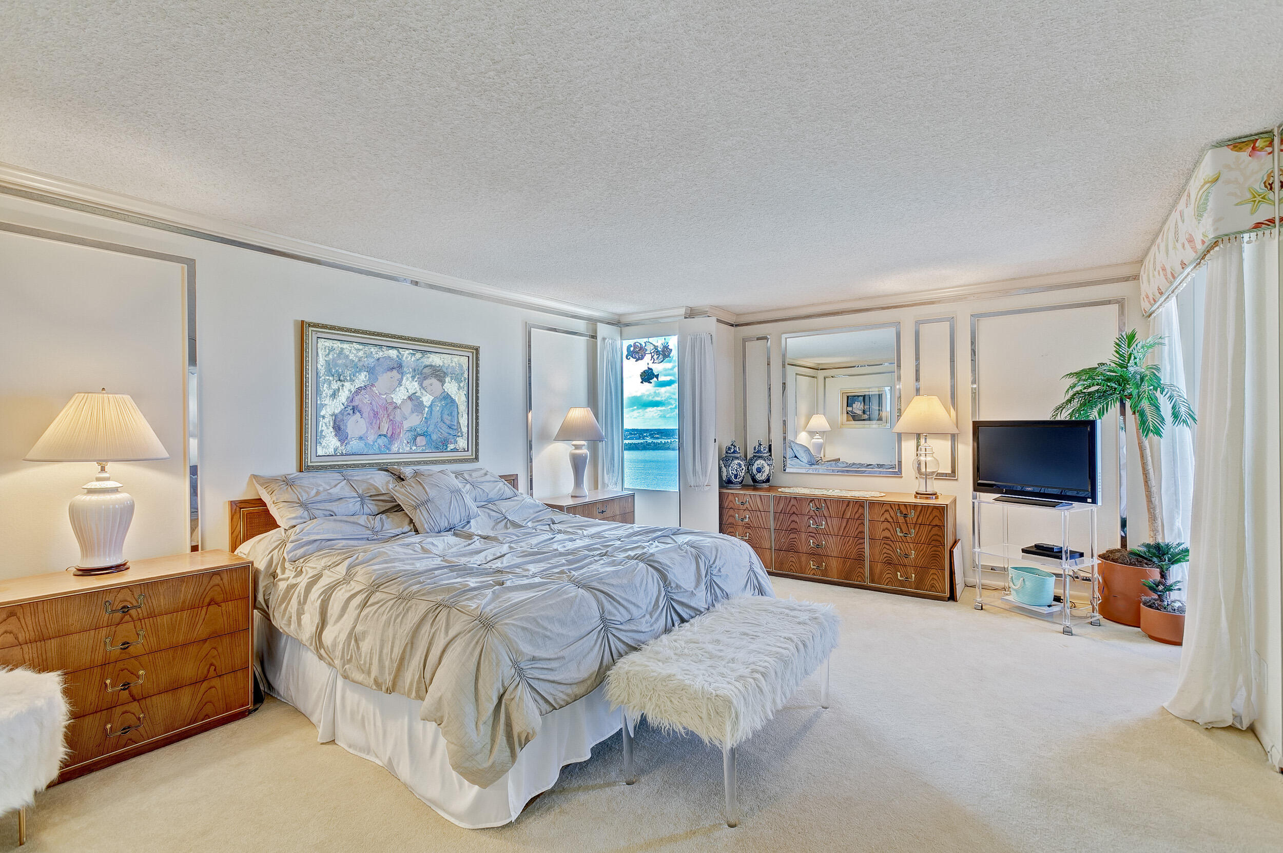 5550 N Ocean Drive 12c