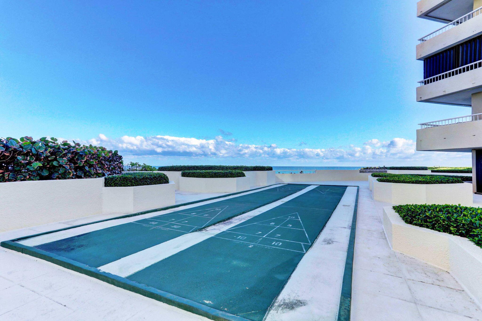 5280 N Ocean Drive 3a