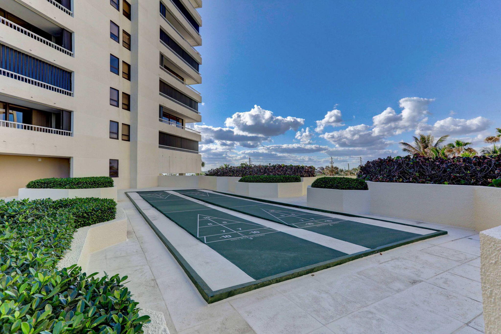 5280 N Ocean Drive 3a
