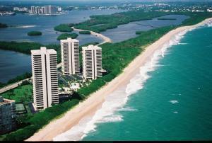 5550 N Ocean Drive 3c