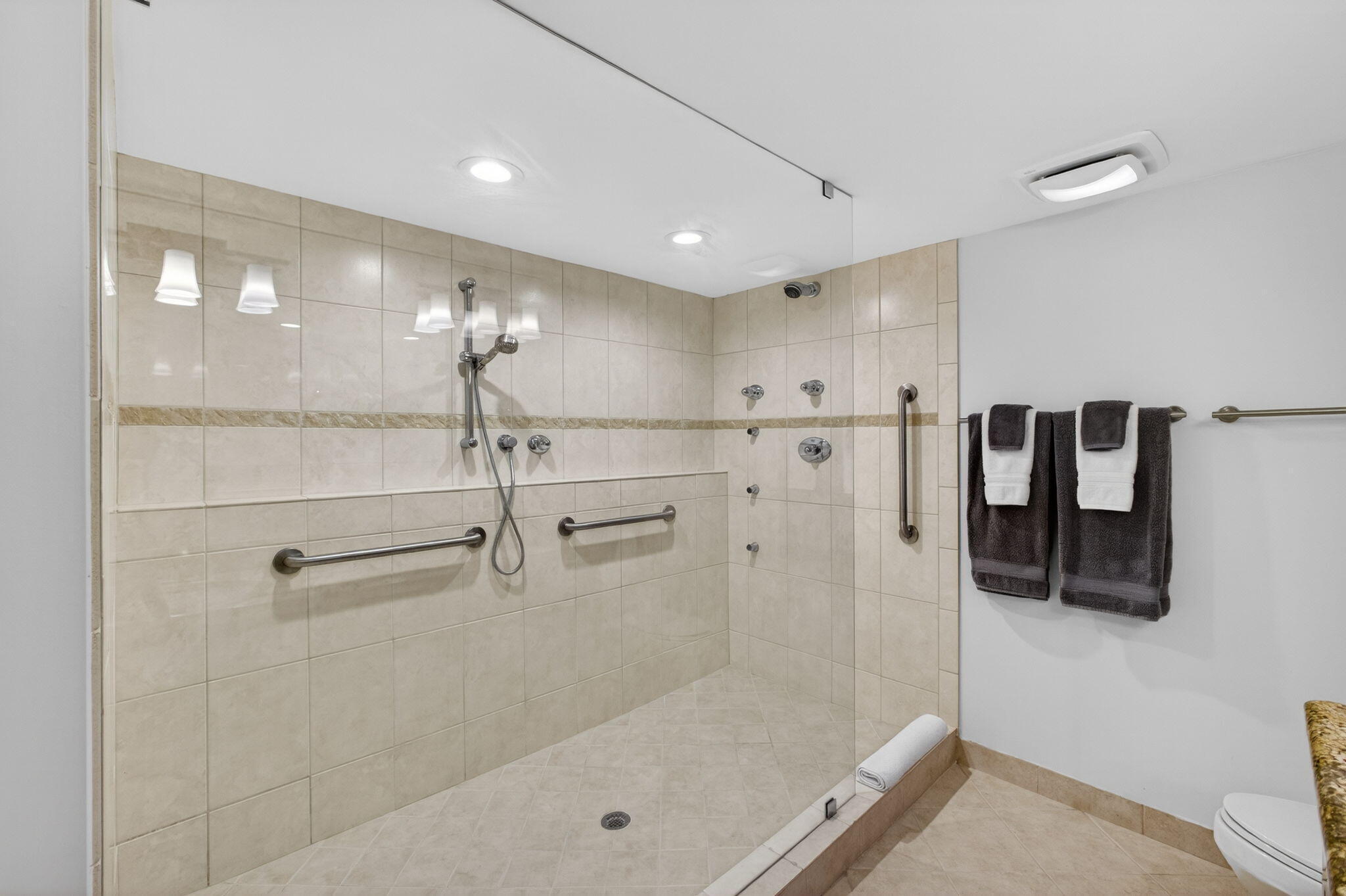 4200 N Ocean Drive 1-406