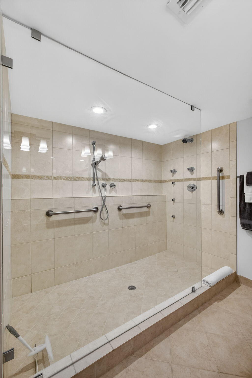 4200 N Ocean Drive 1-406