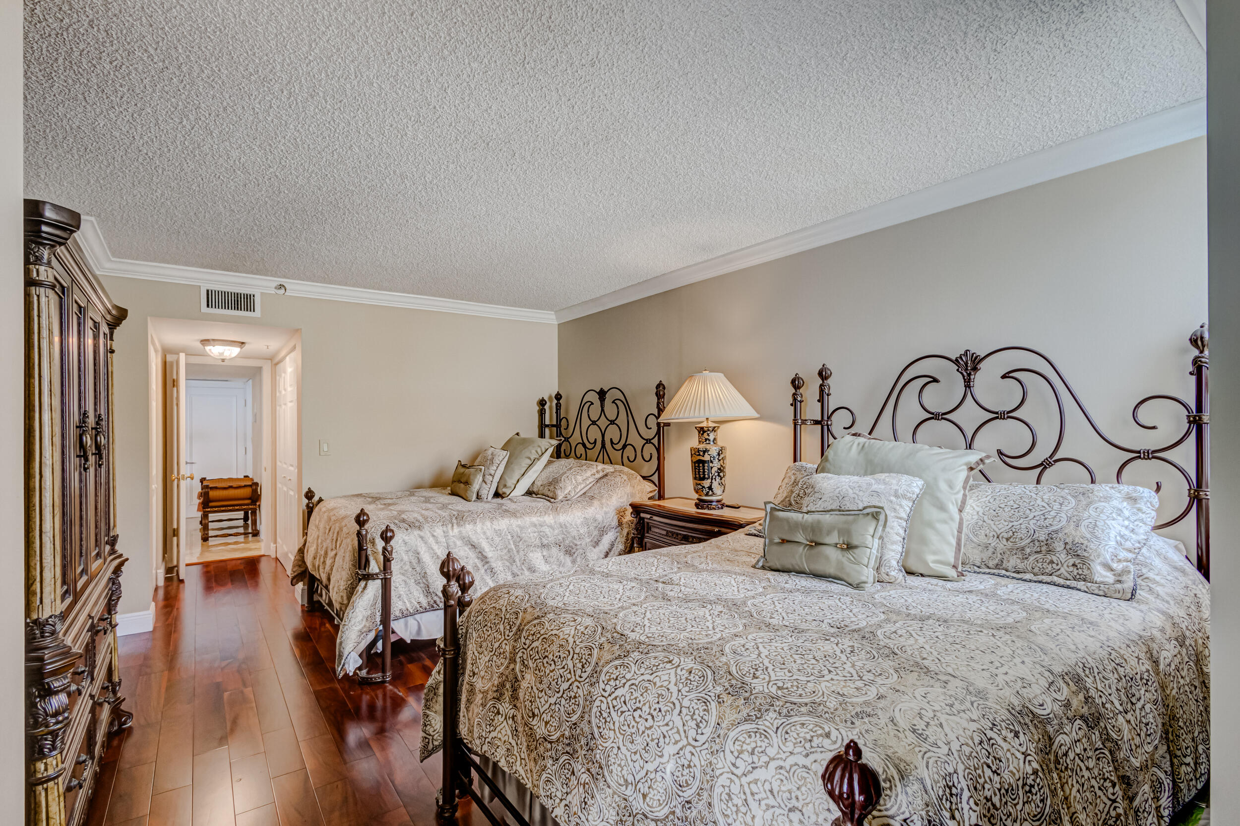 5280 N Ocean Drive 12- B