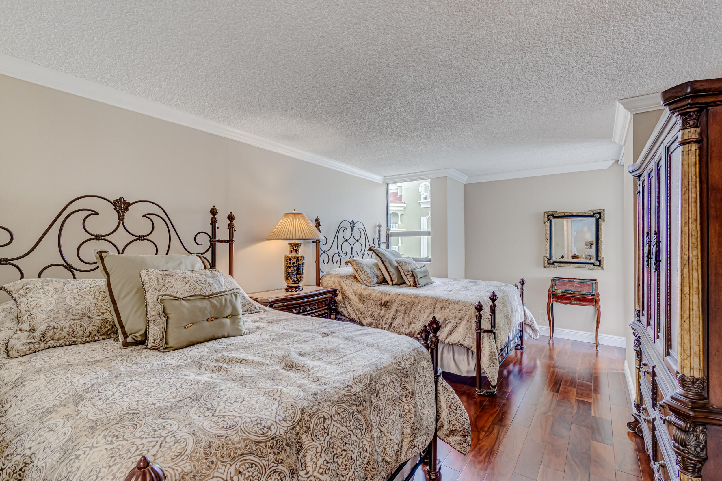 5280 N Ocean Drive 12- B
