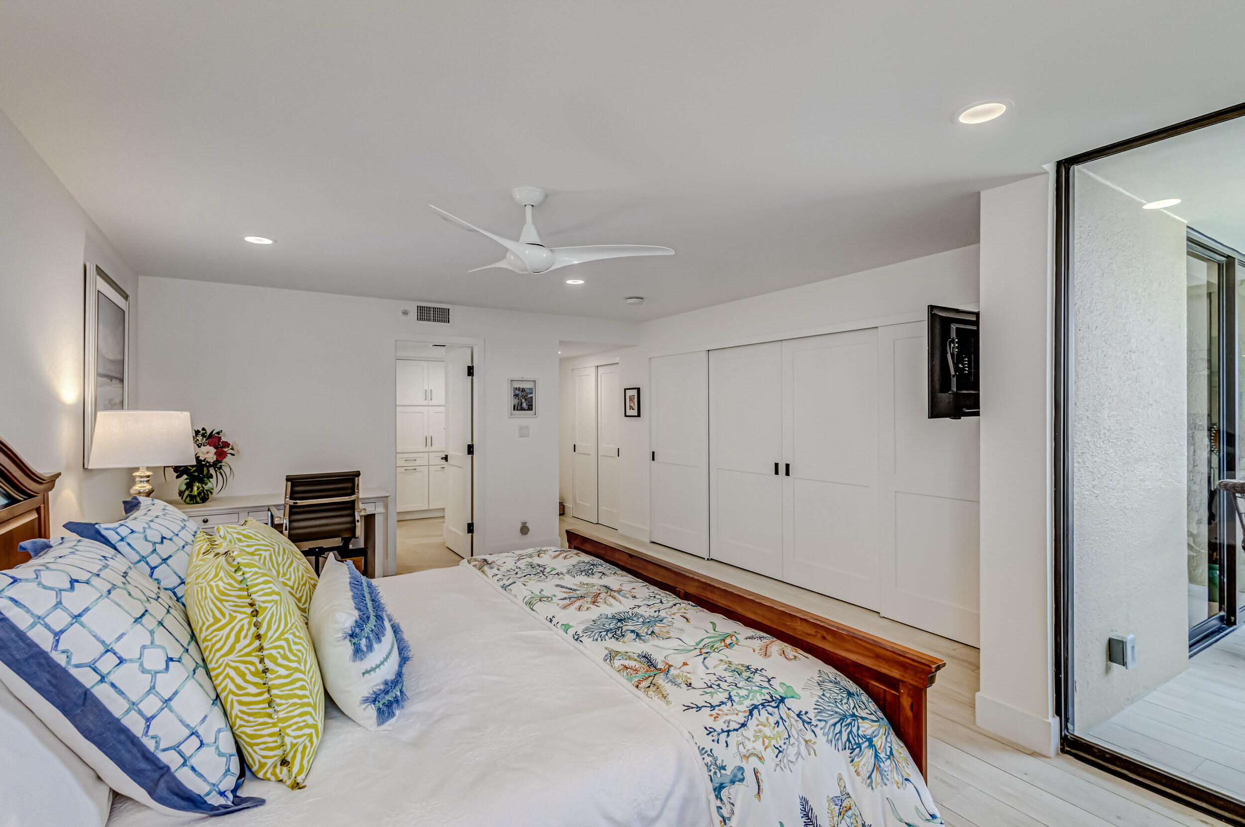 5280 N Ocean Drive 15 C