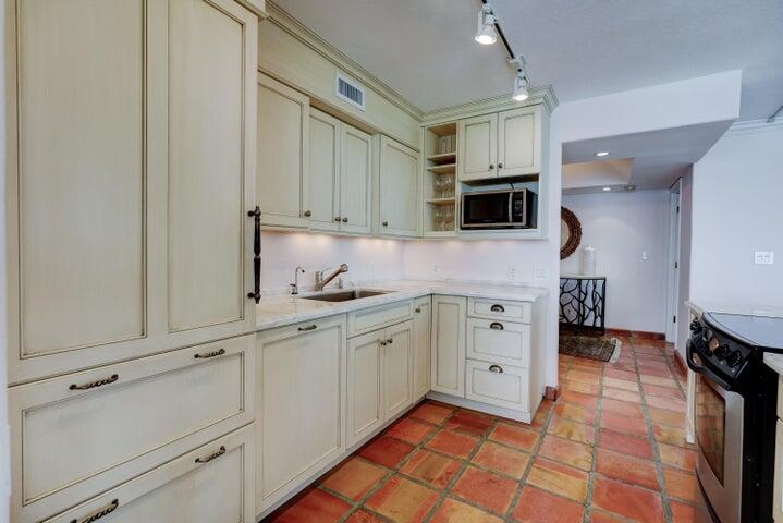 5550 N Ocean Drive 16 C