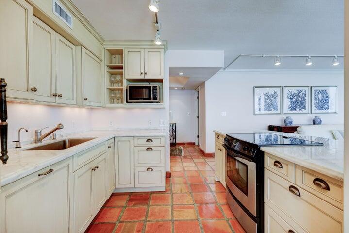 5550 N Ocean Drive 16 C
