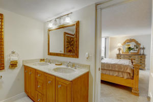 5540 N Ocean Drive 1- D