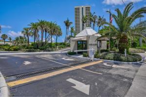 5540 N Ocean Drive 1- D
