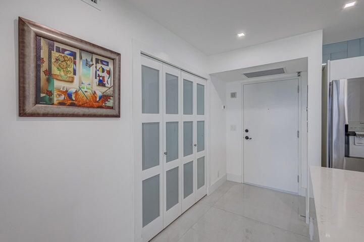 5440 N Ocean Drive 1104