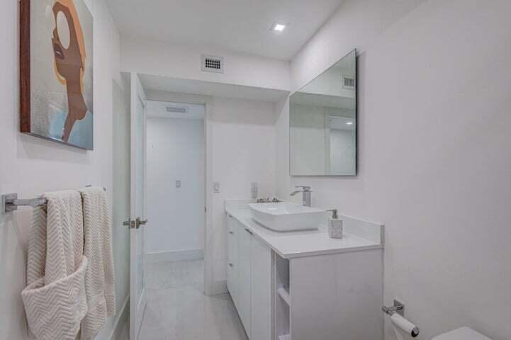 5440 N Ocean Drive 1104