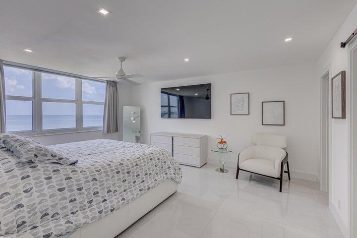 5440 N Ocean Drive 1104