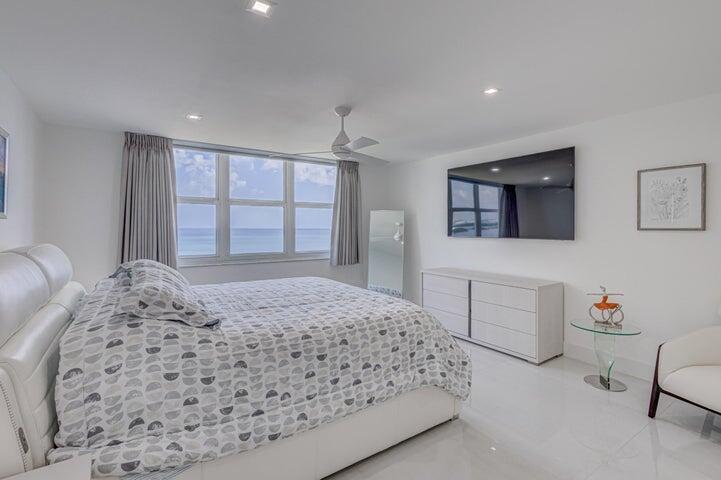 5440 N Ocean Drive 1104