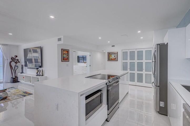 5440 N Ocean Drive 1104