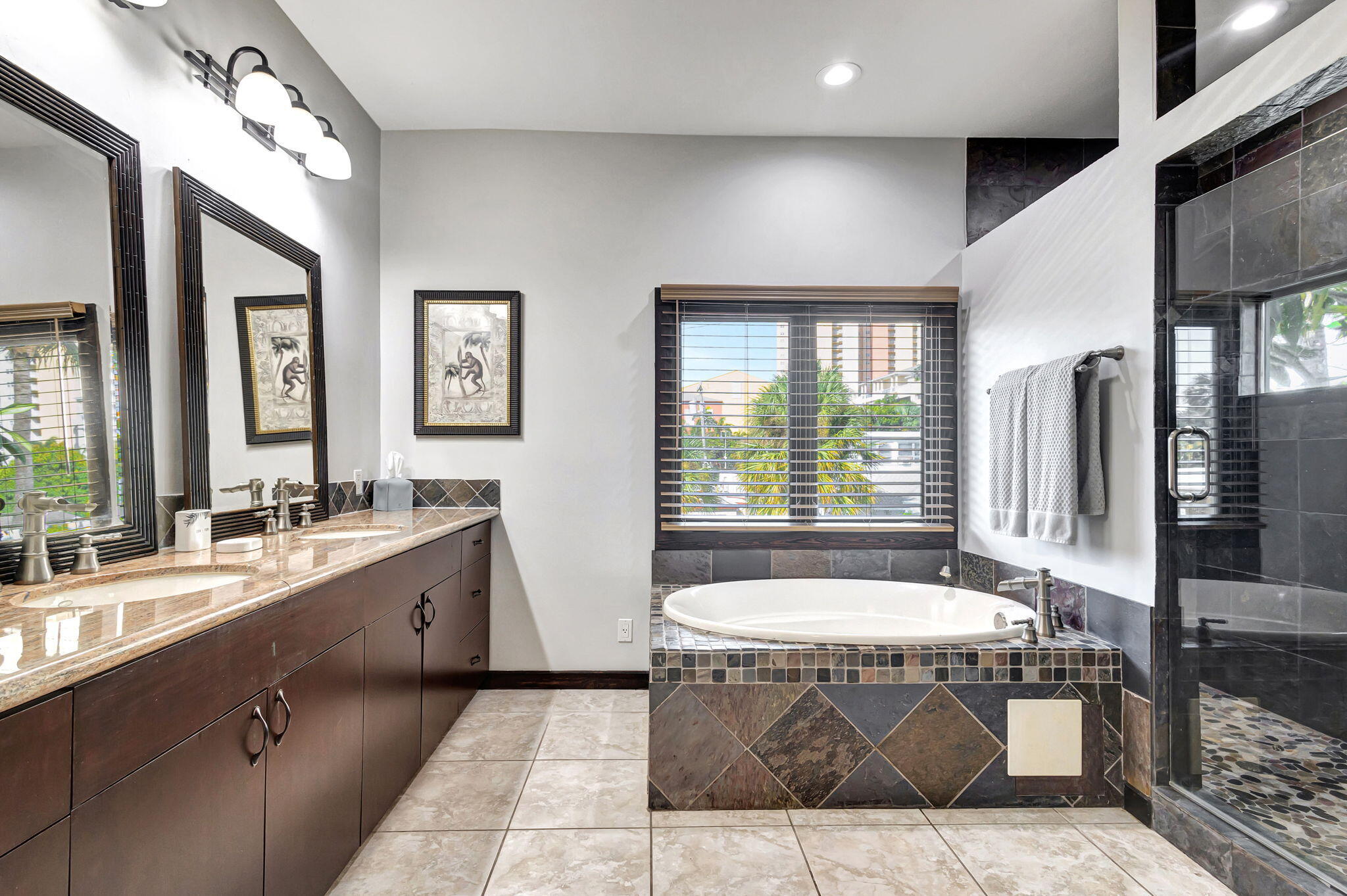 301 E 25th Street