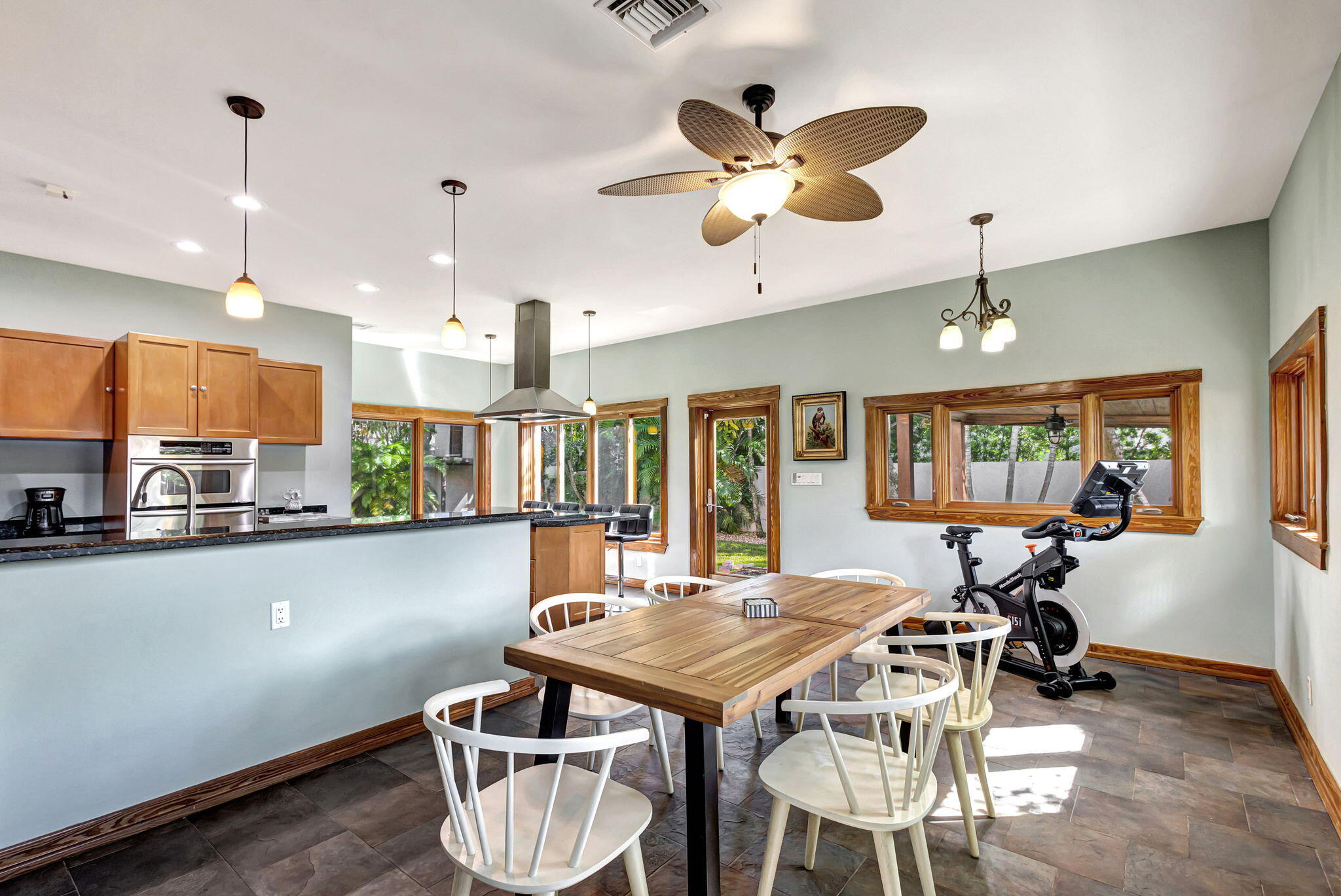 301 E 25th Street