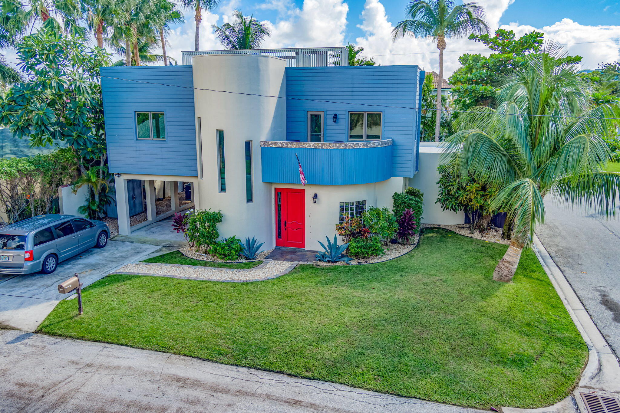 301 E 25th Street