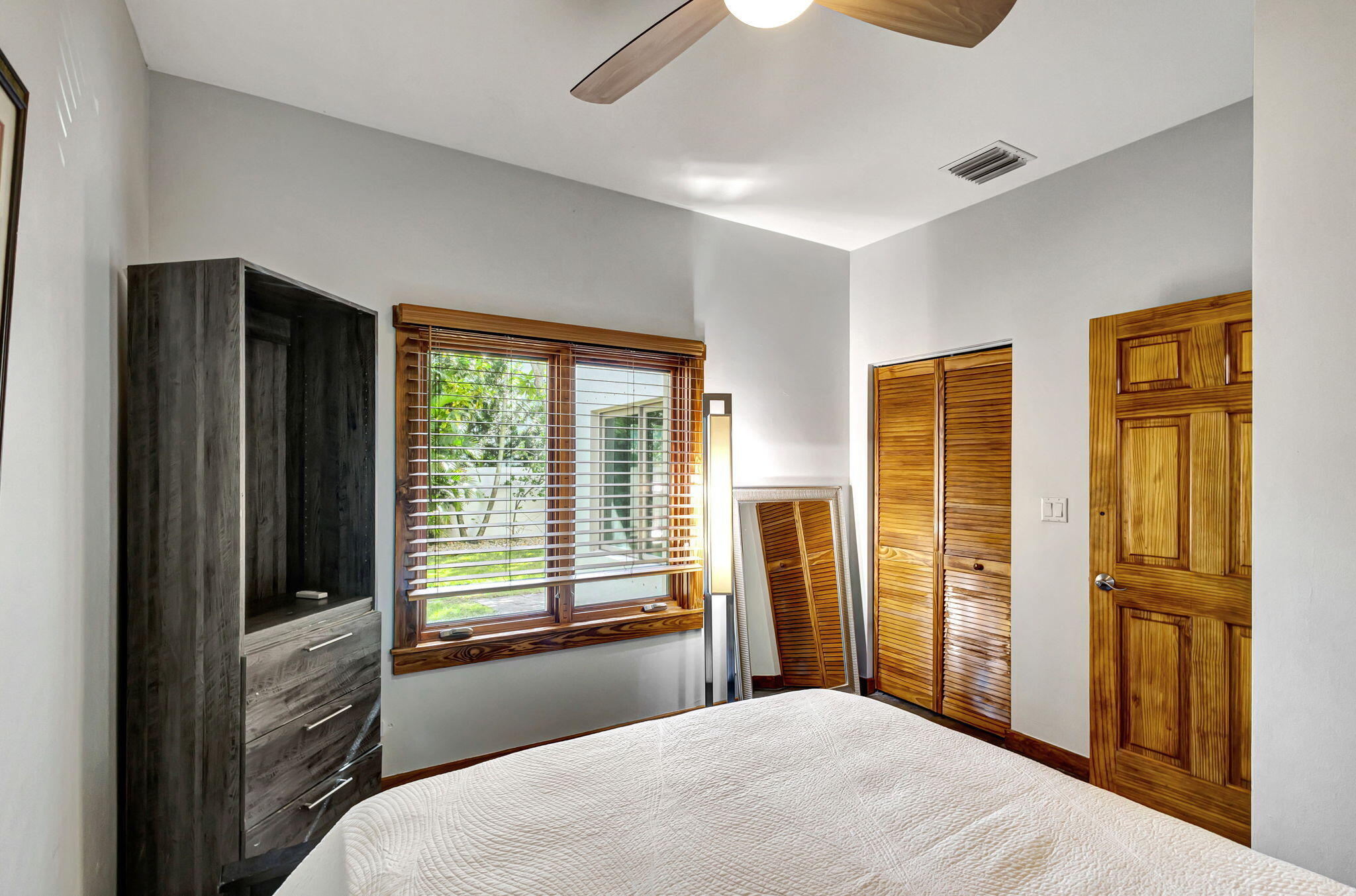 301 E 25th Street