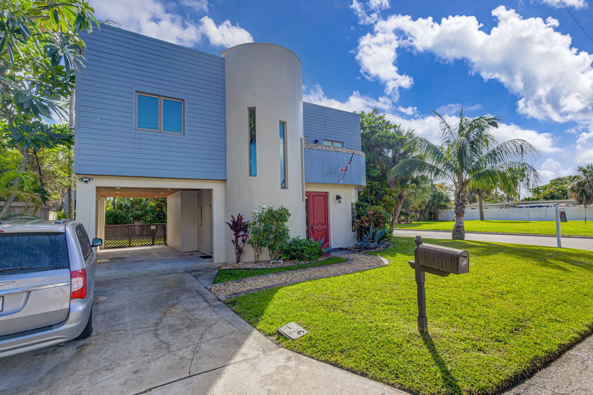 301 E 25th Street
