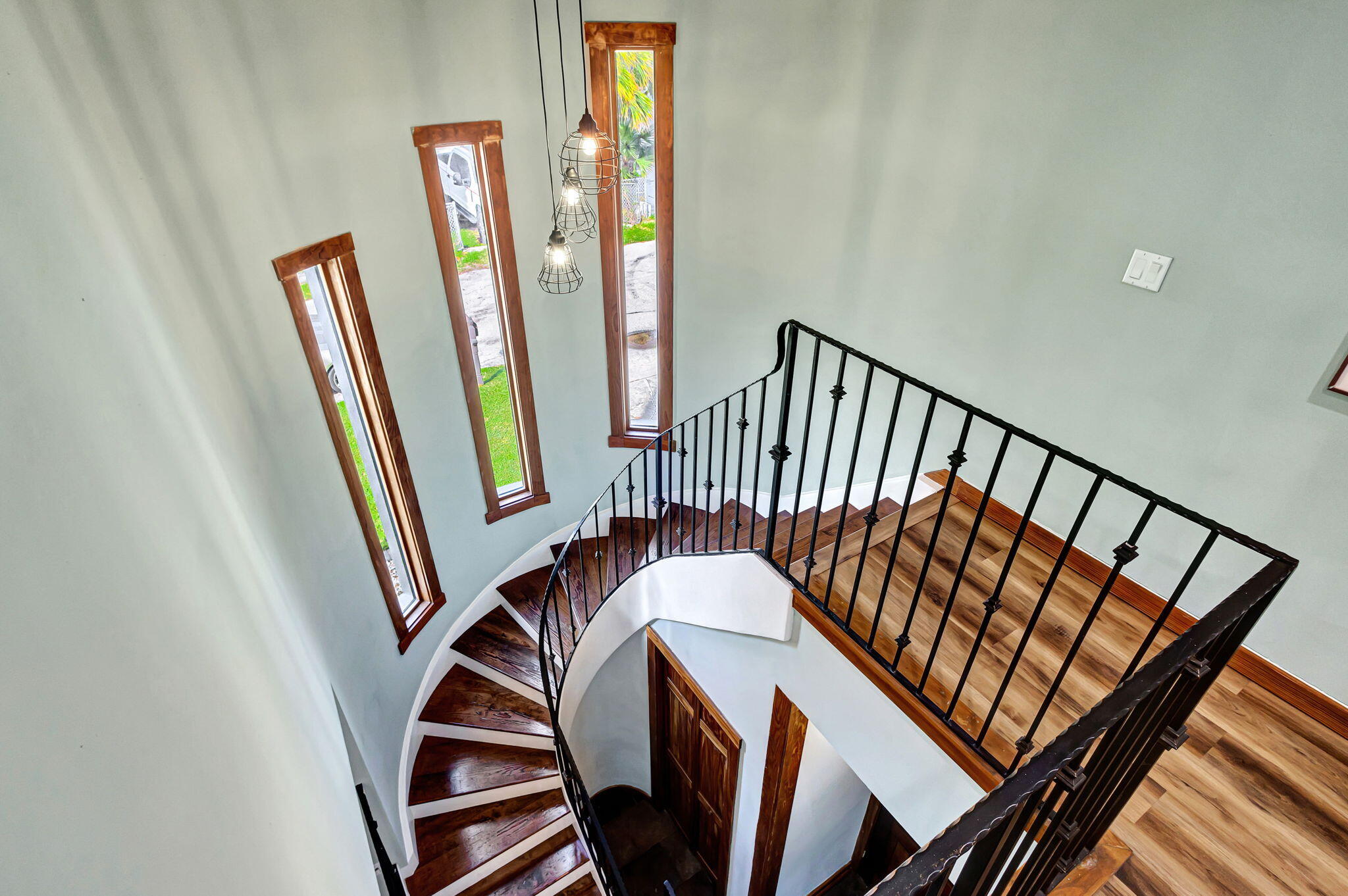 301 E 25th Street