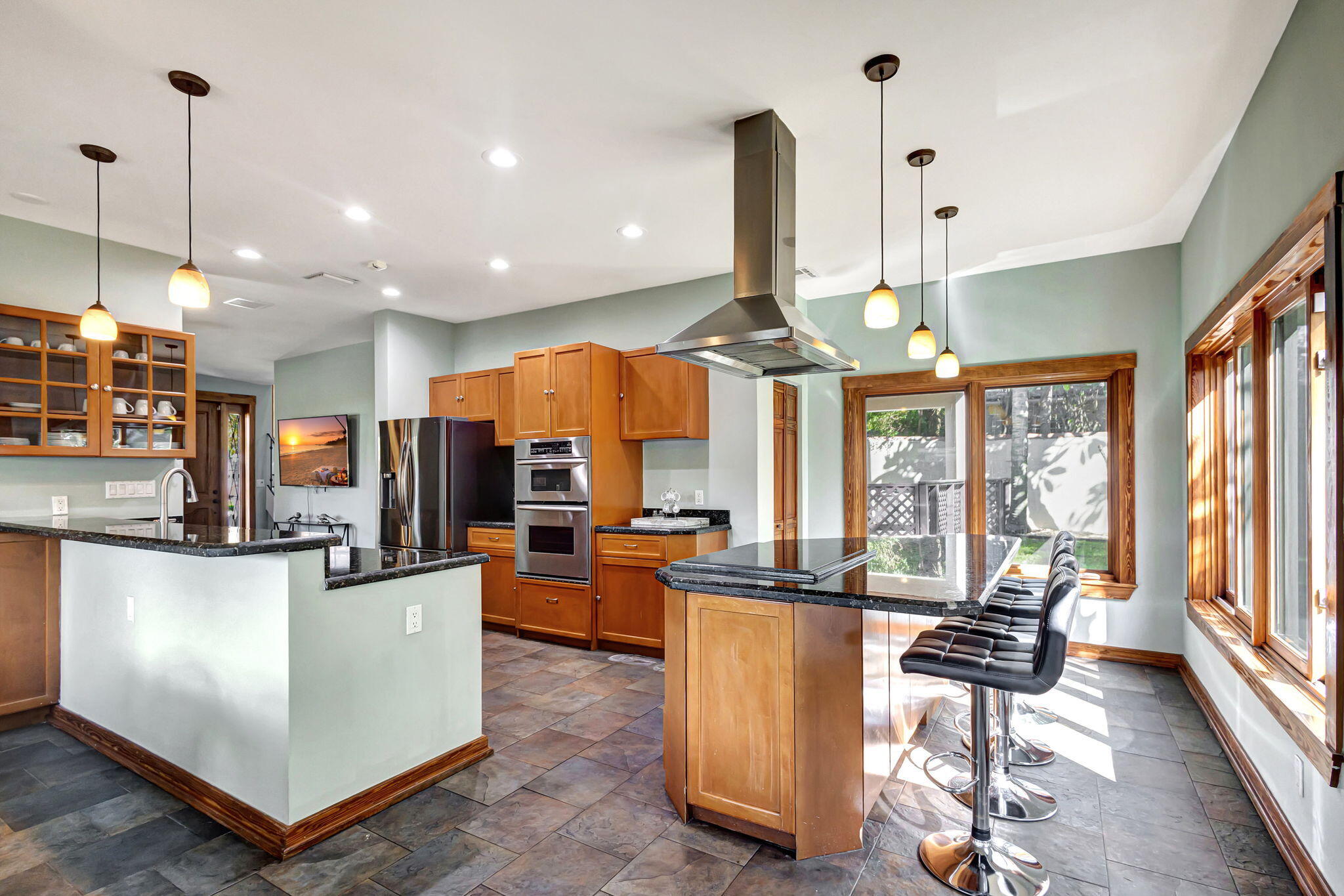 301 E 25th Street
