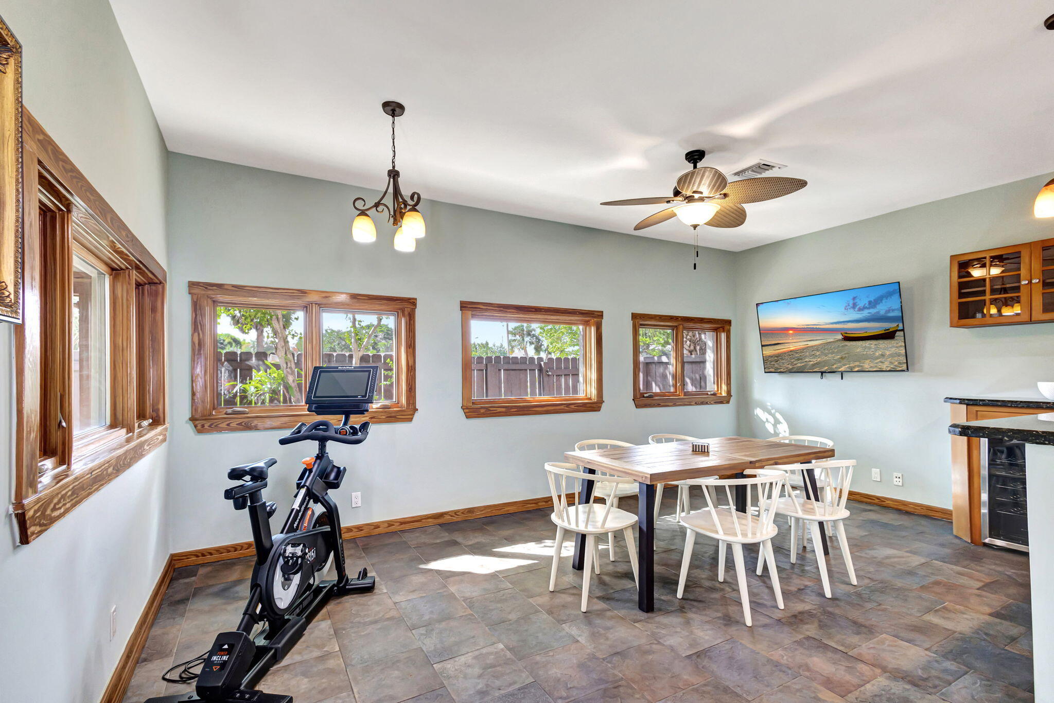 301 E 25th Street