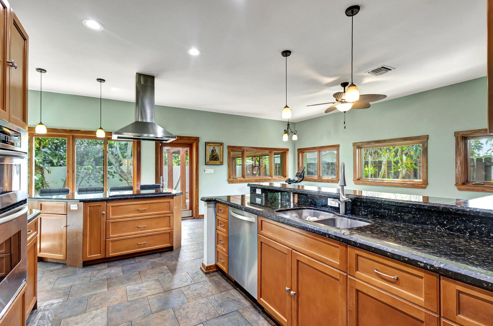 301 E 25th Street