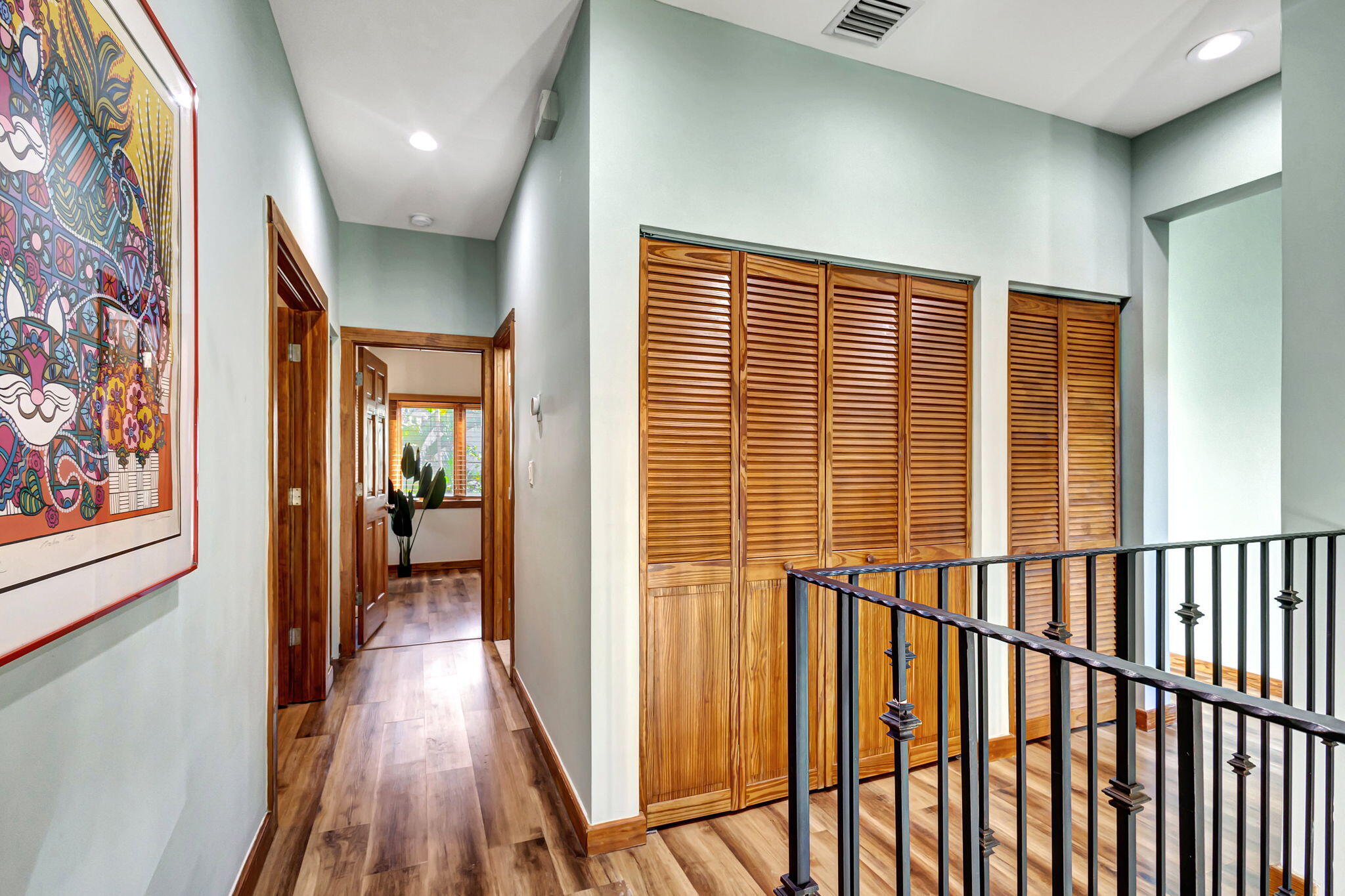 301 E 25th Street