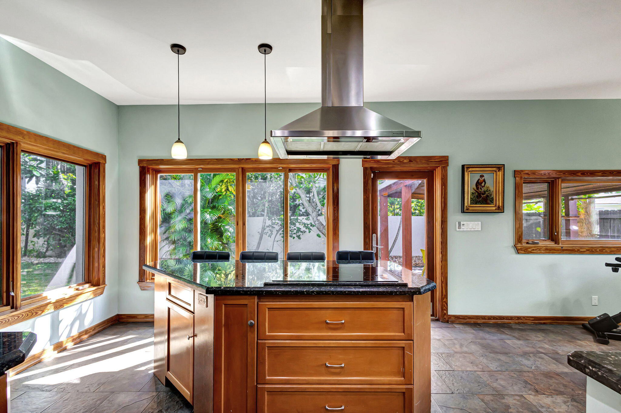 301 E 25th Street
