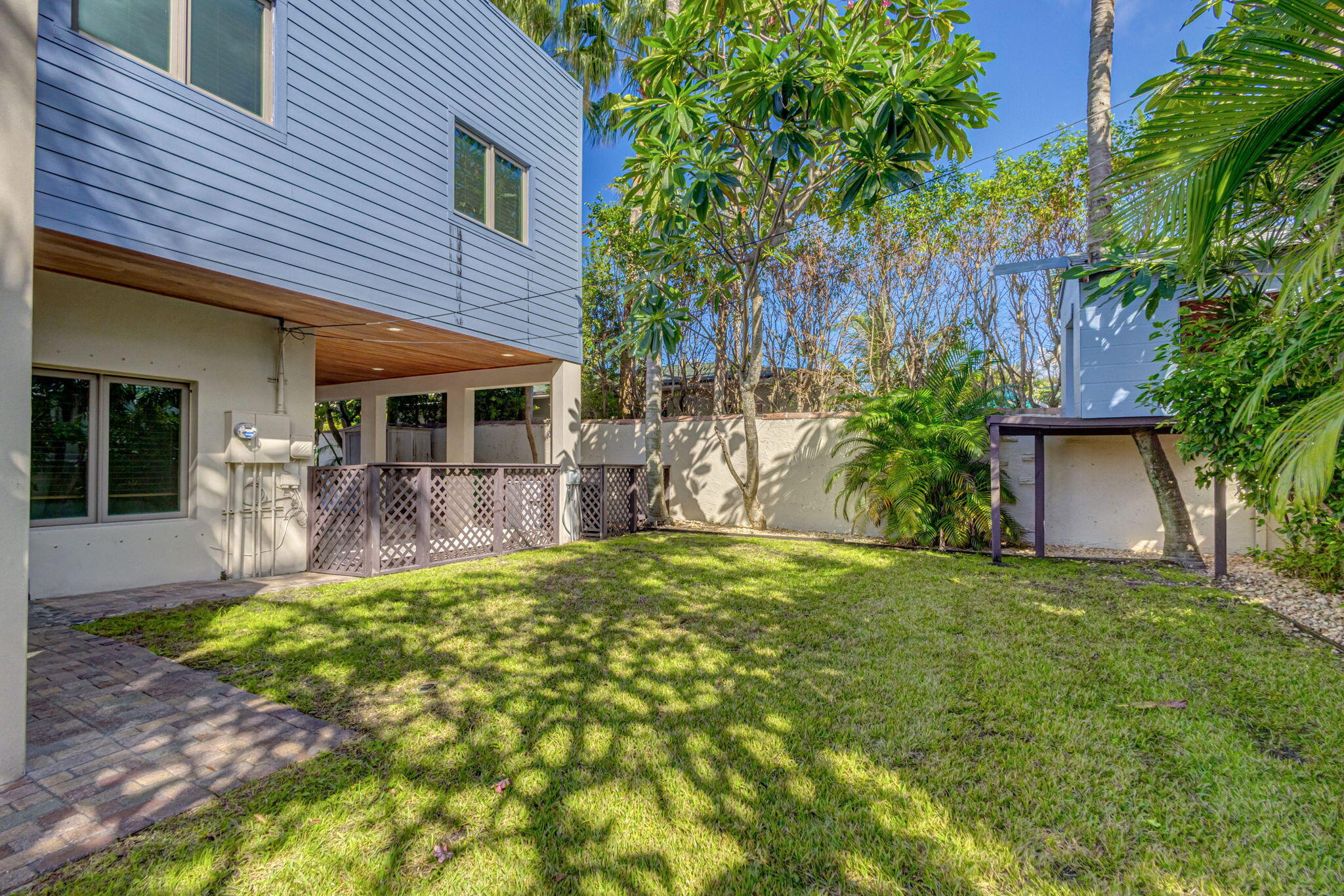301 E 25th Street