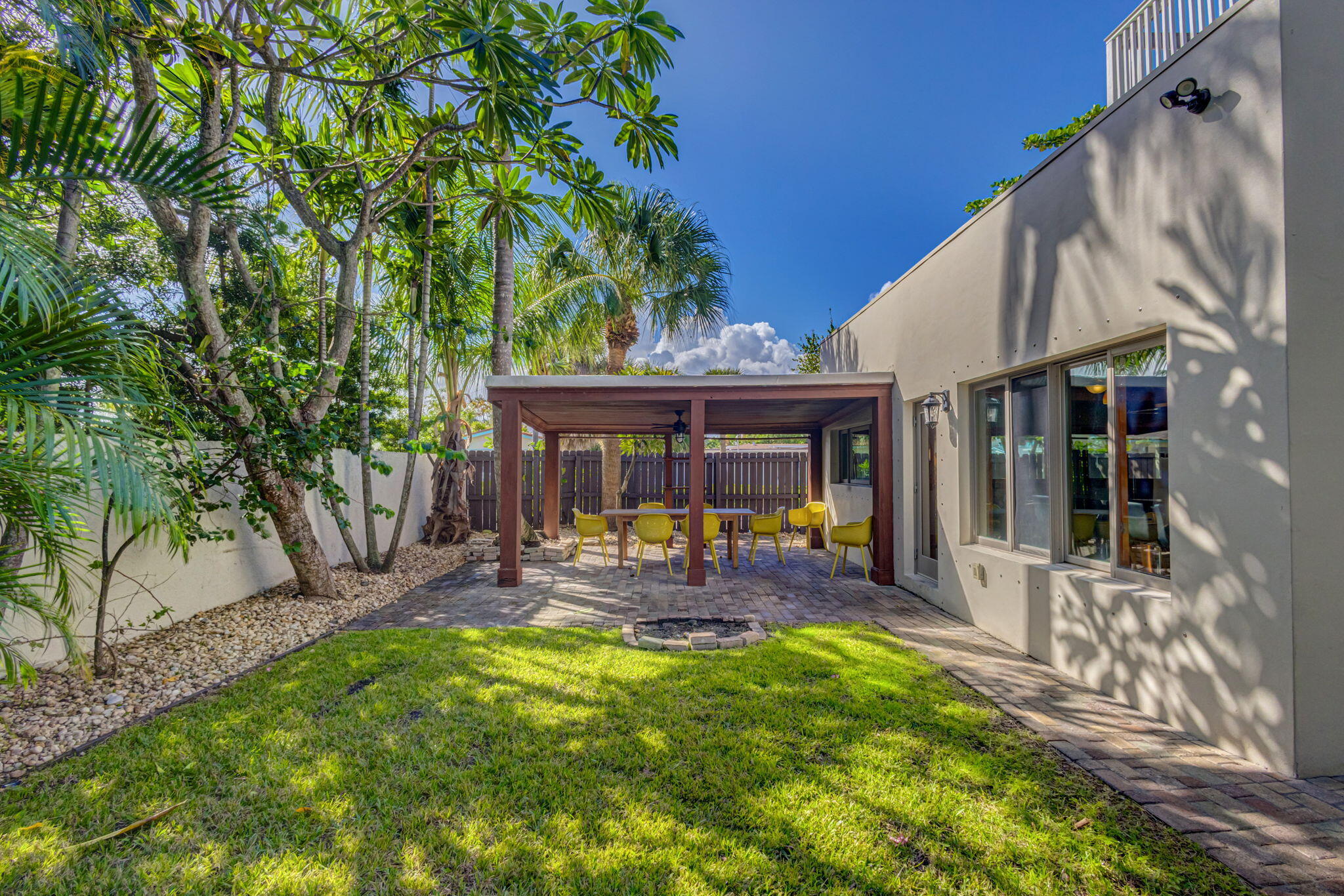 301 E 25th Street