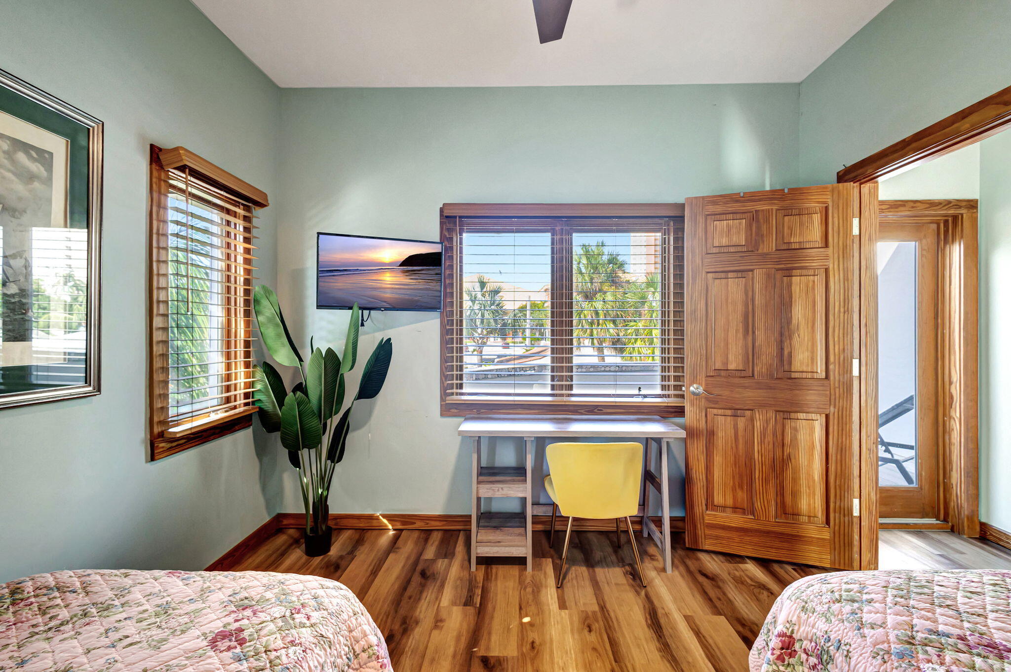 301 E 25th Street