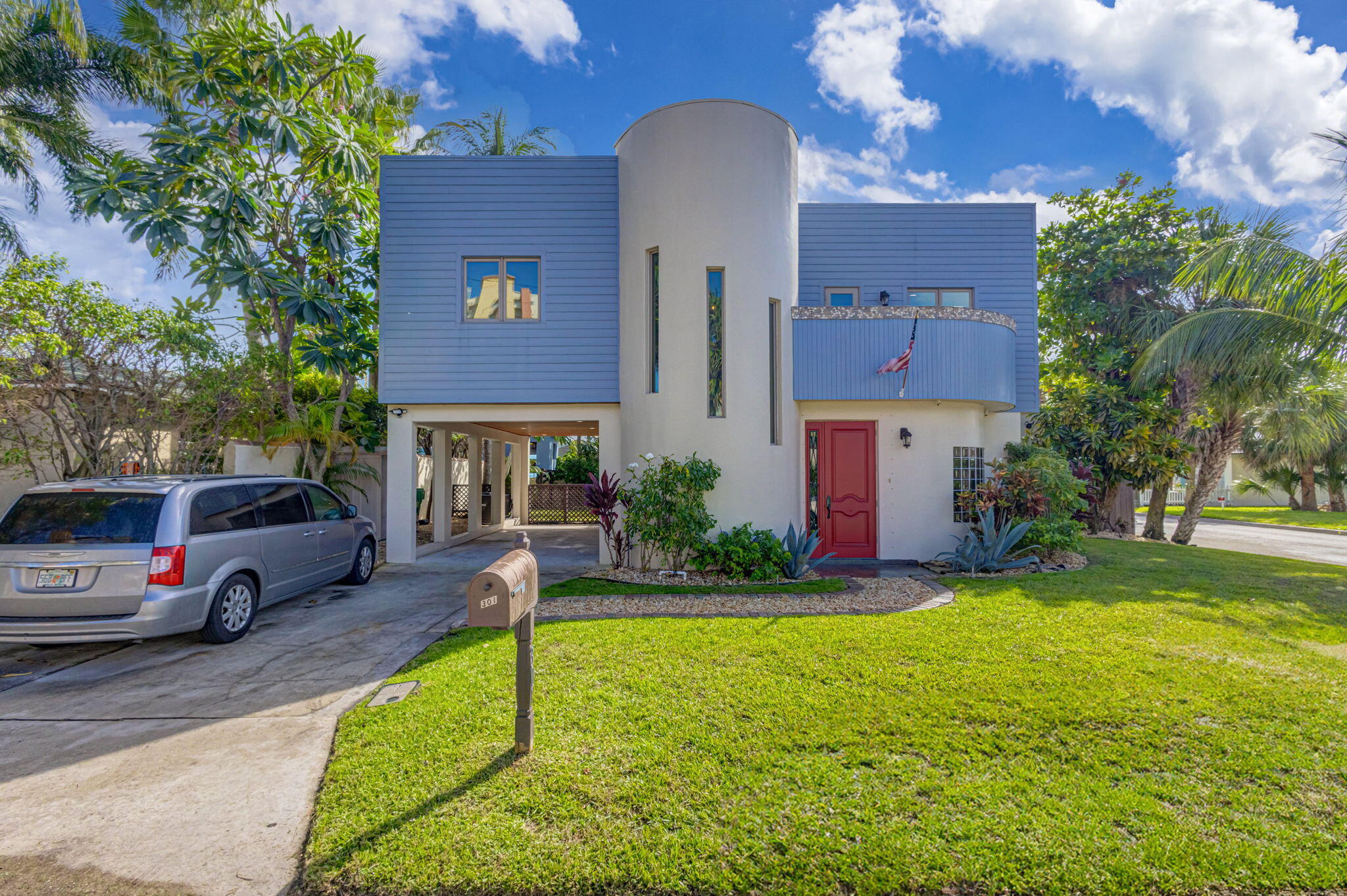 301 E 25th Street