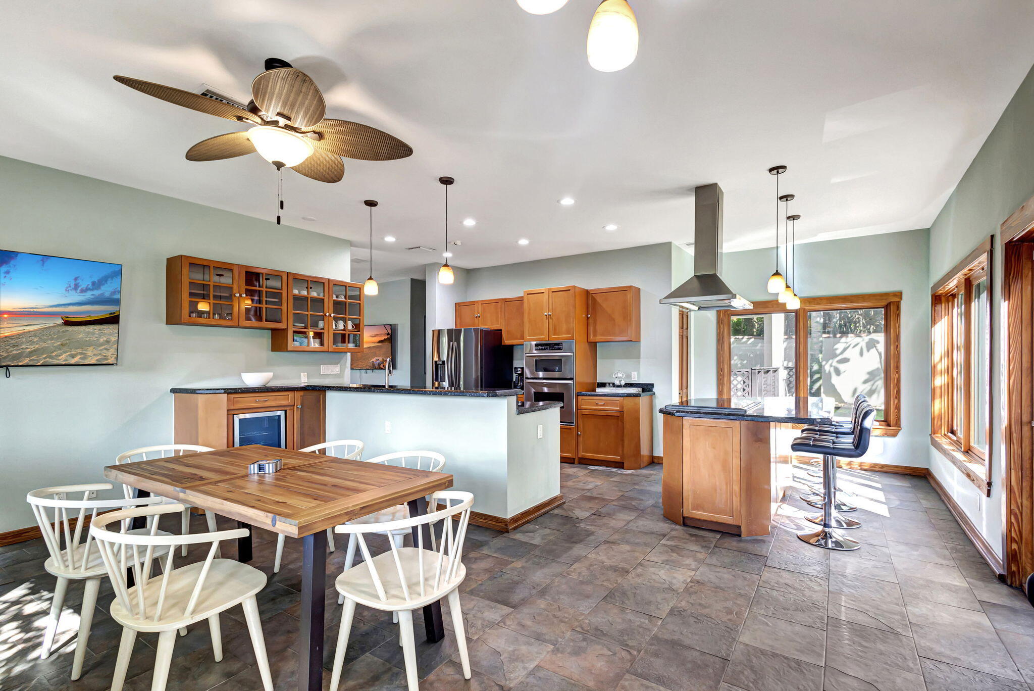 301 E 25th Street