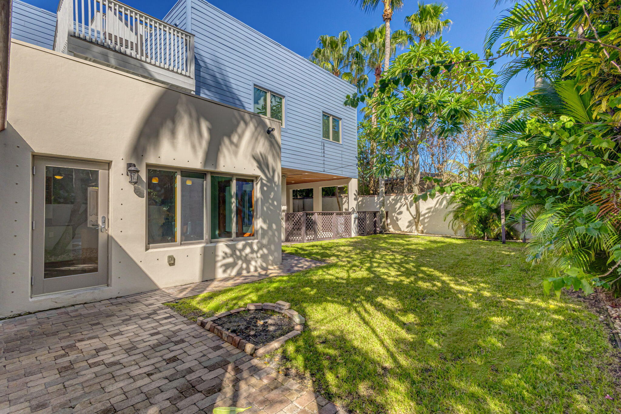 301 E 25th Street