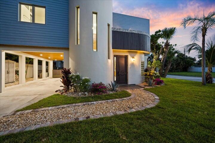 301 E 25th Street